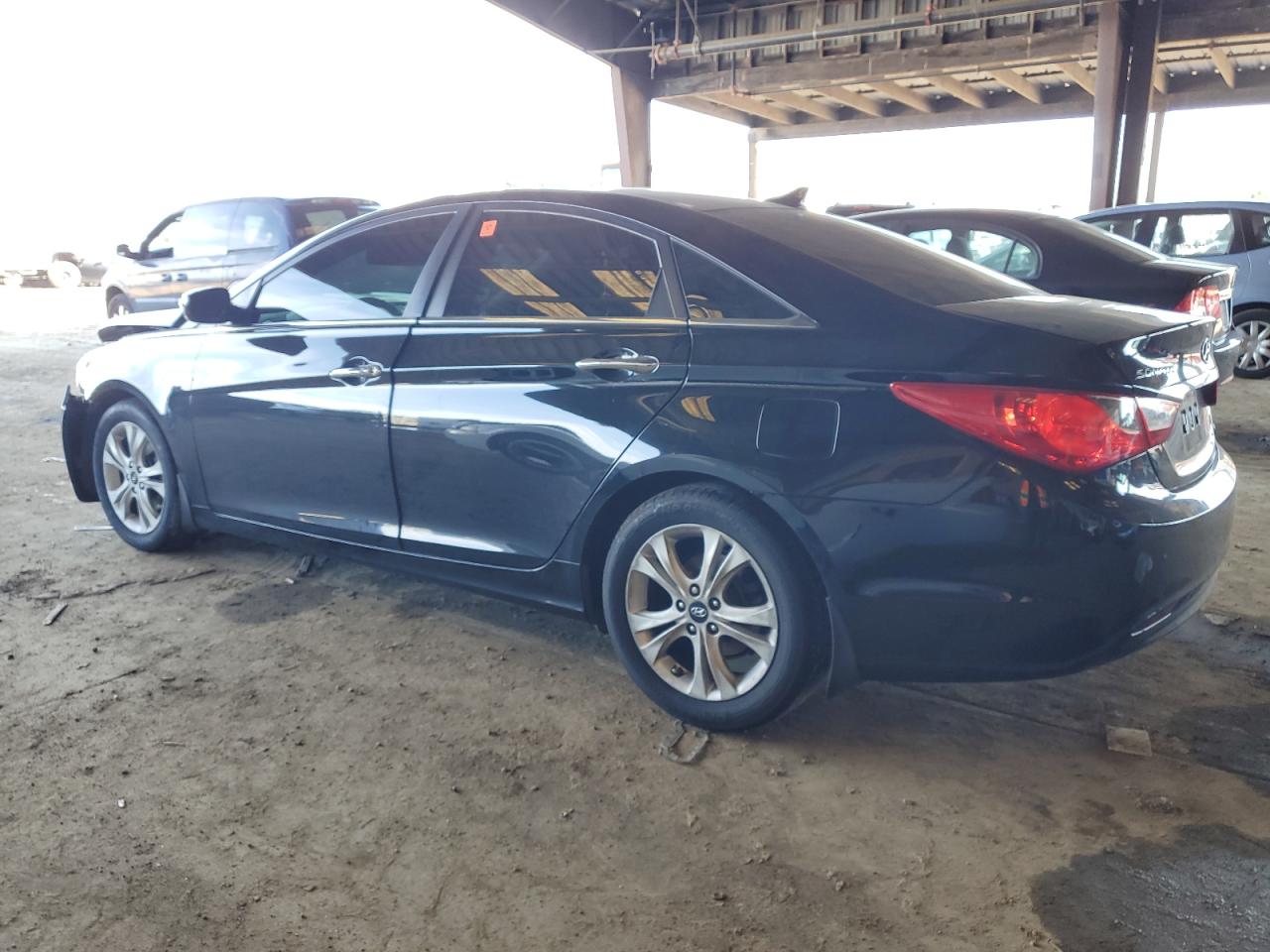2011 Hyundai Sonata - Image 2