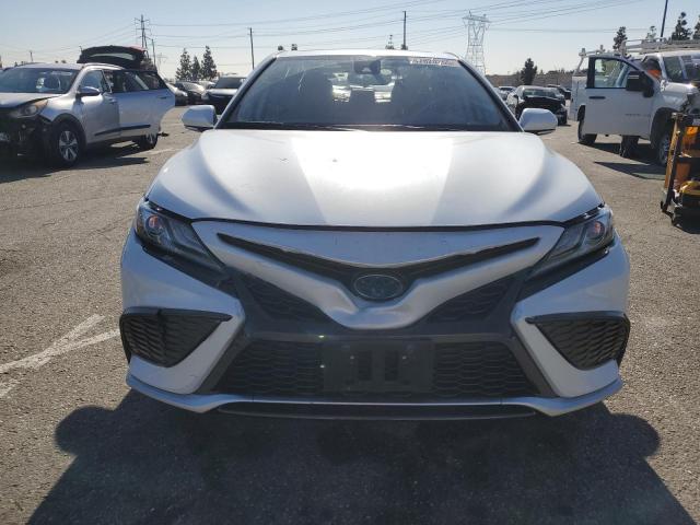  TOYOTA CAMRY 2021 Biały