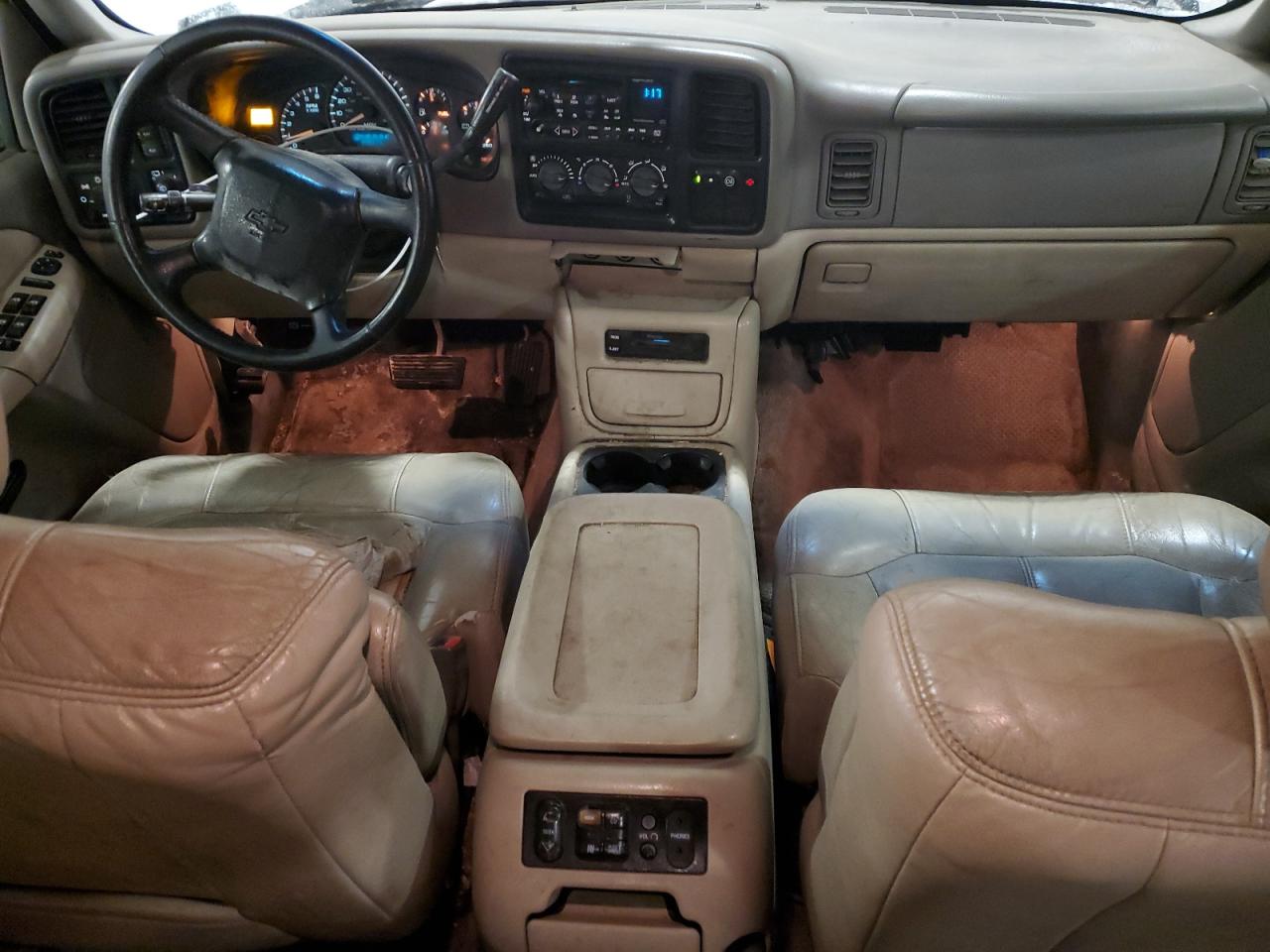 2002 Chevrolet Suburban - Image 8