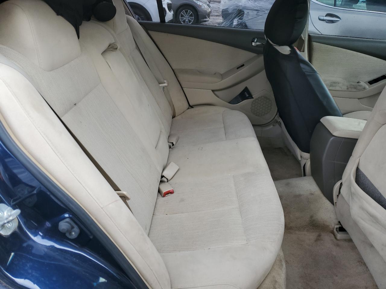 2010 Nissan Altima - Image 10
