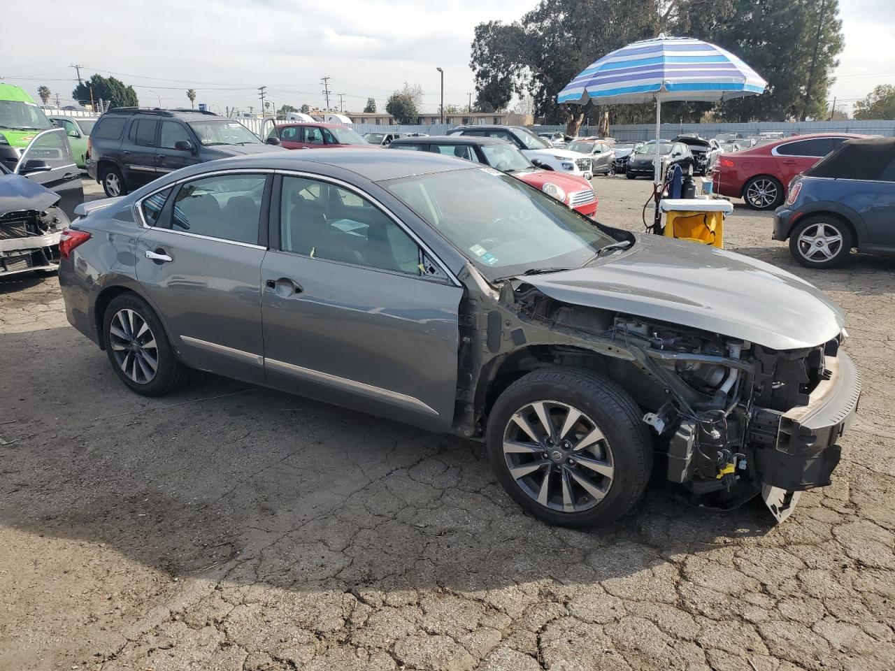2017 Nissan Altima - Image 4
