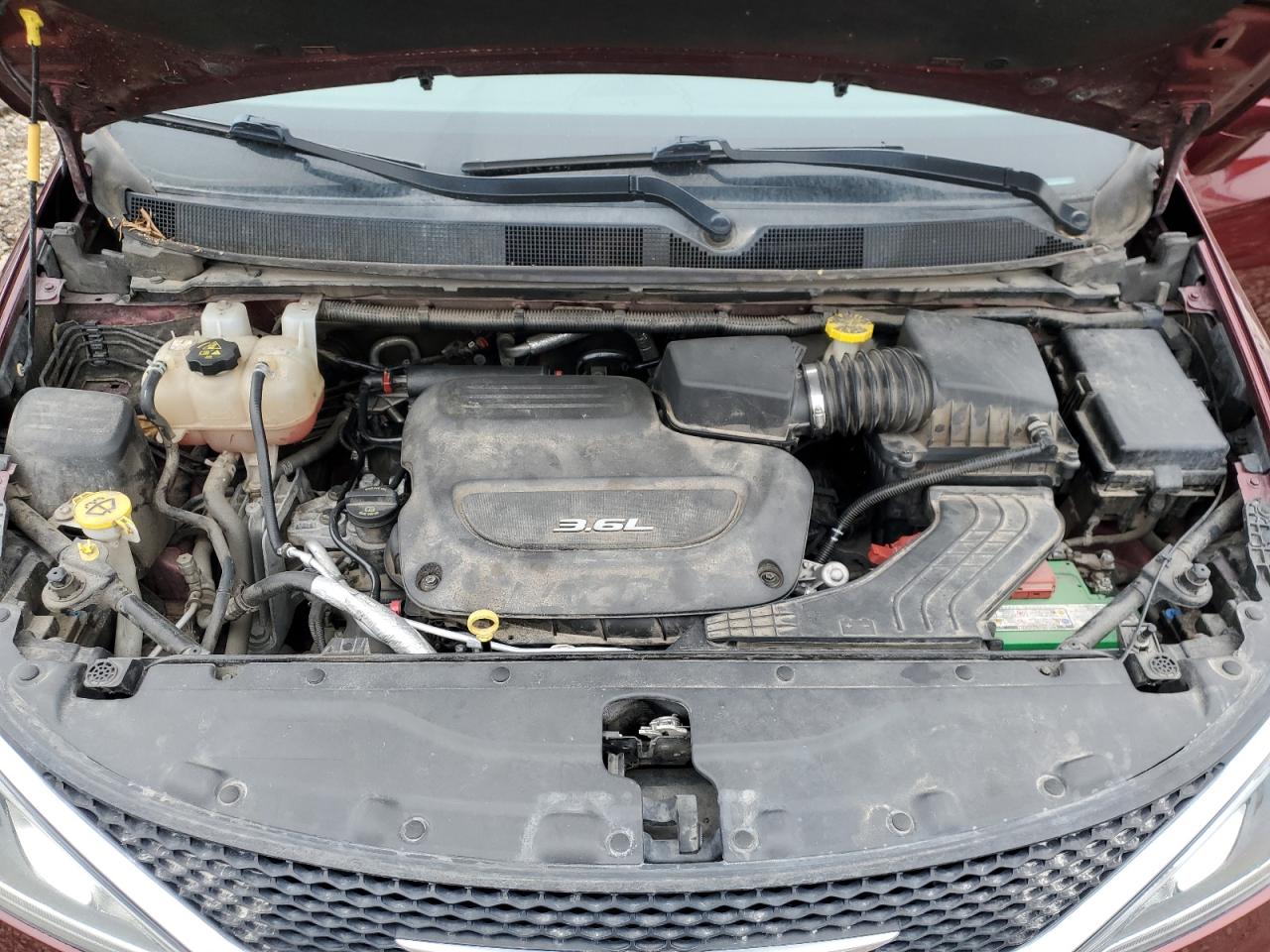 2017 Chrysler Pacifica - Image 12