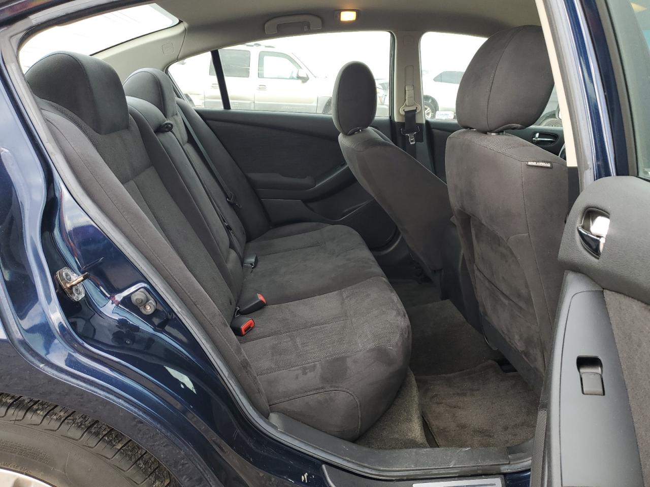 2010 Nissan Altima - Image 10