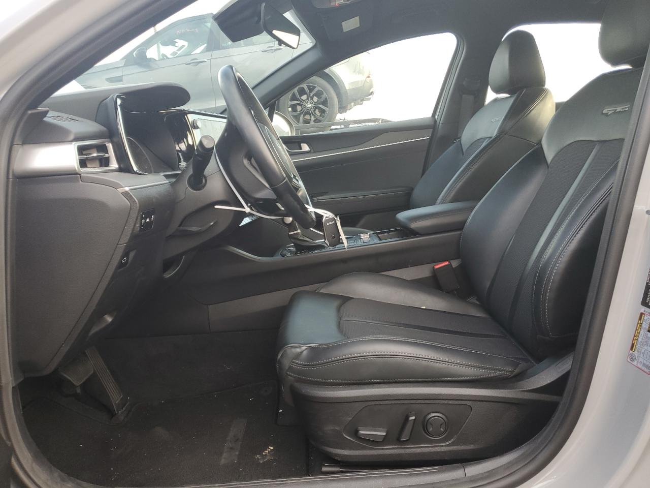 2022 Kia K5 - Image 7