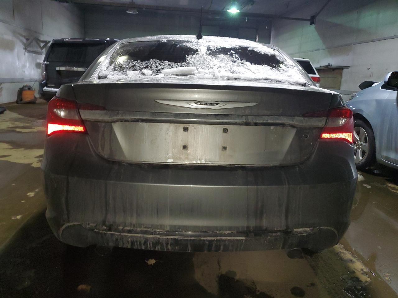 2013 Chrysler 200 - Image 6
