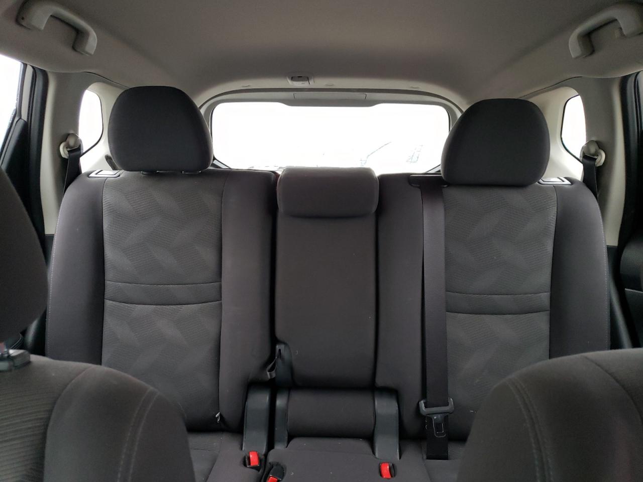 2016 Nissan Rogue - Image 10