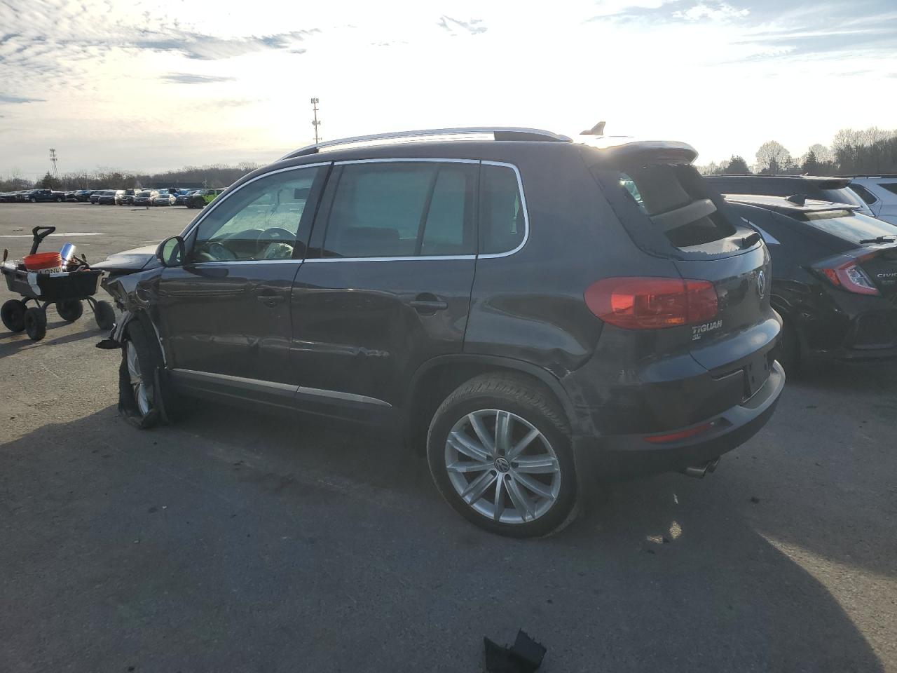 2016 Volkswagen Tiguan - Image 2