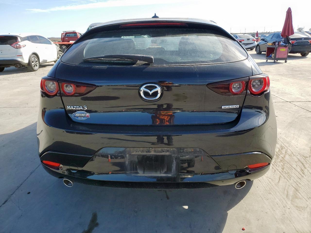 2019 Mazda 3 - Image 6