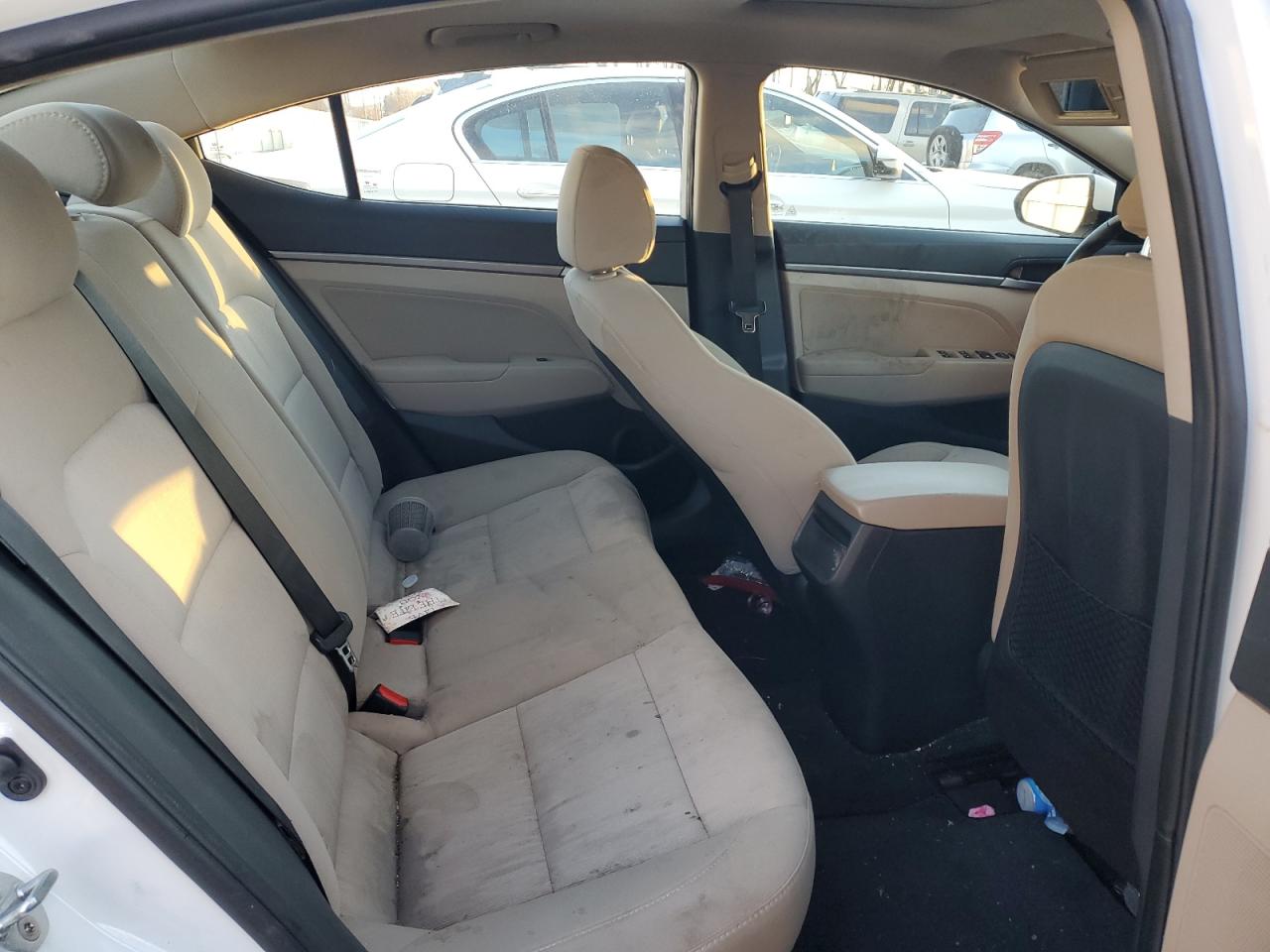 2018 Hyundai Elantra - Image 10