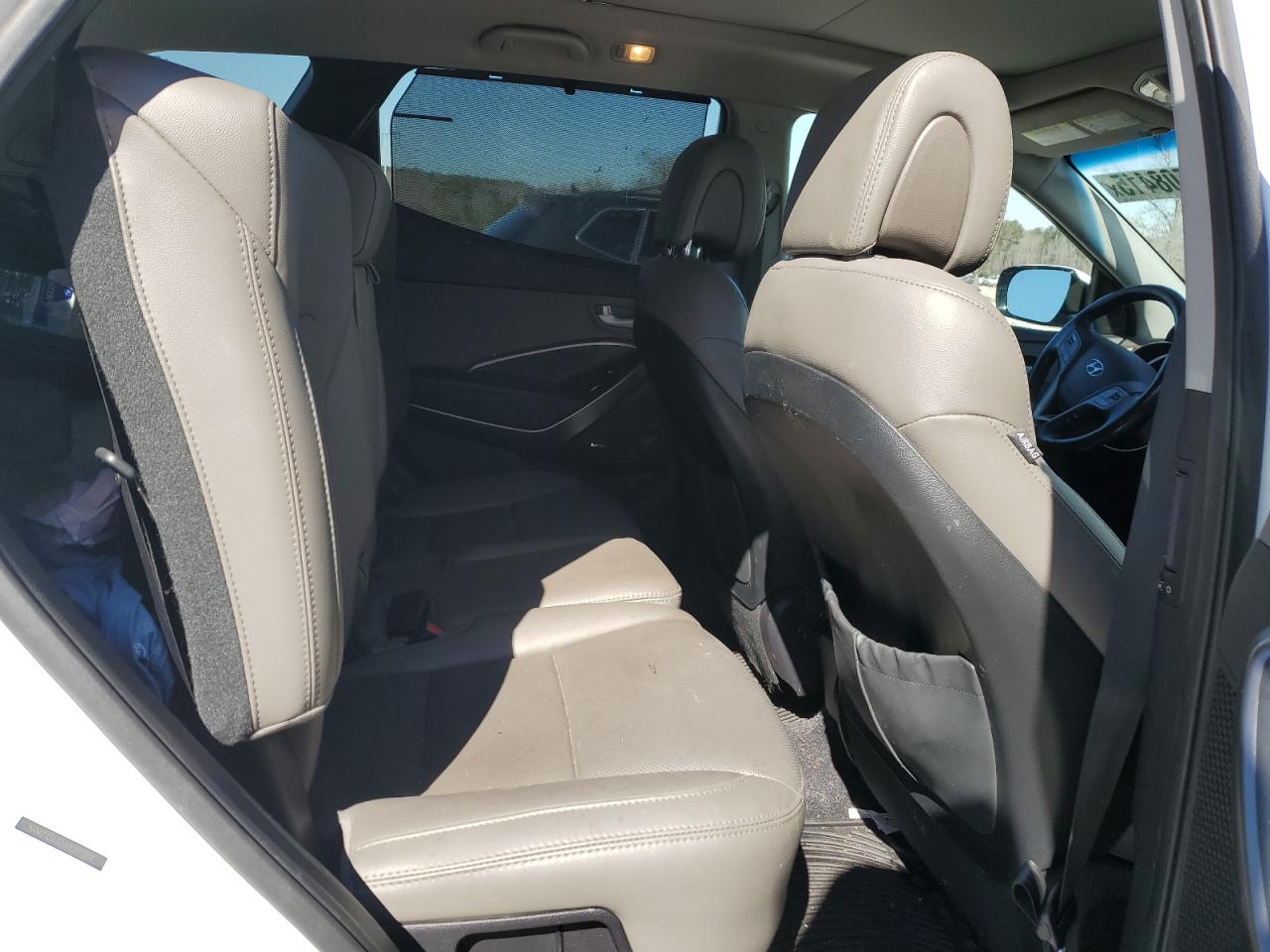 2018 Hyundai Santa Fe - Image 11