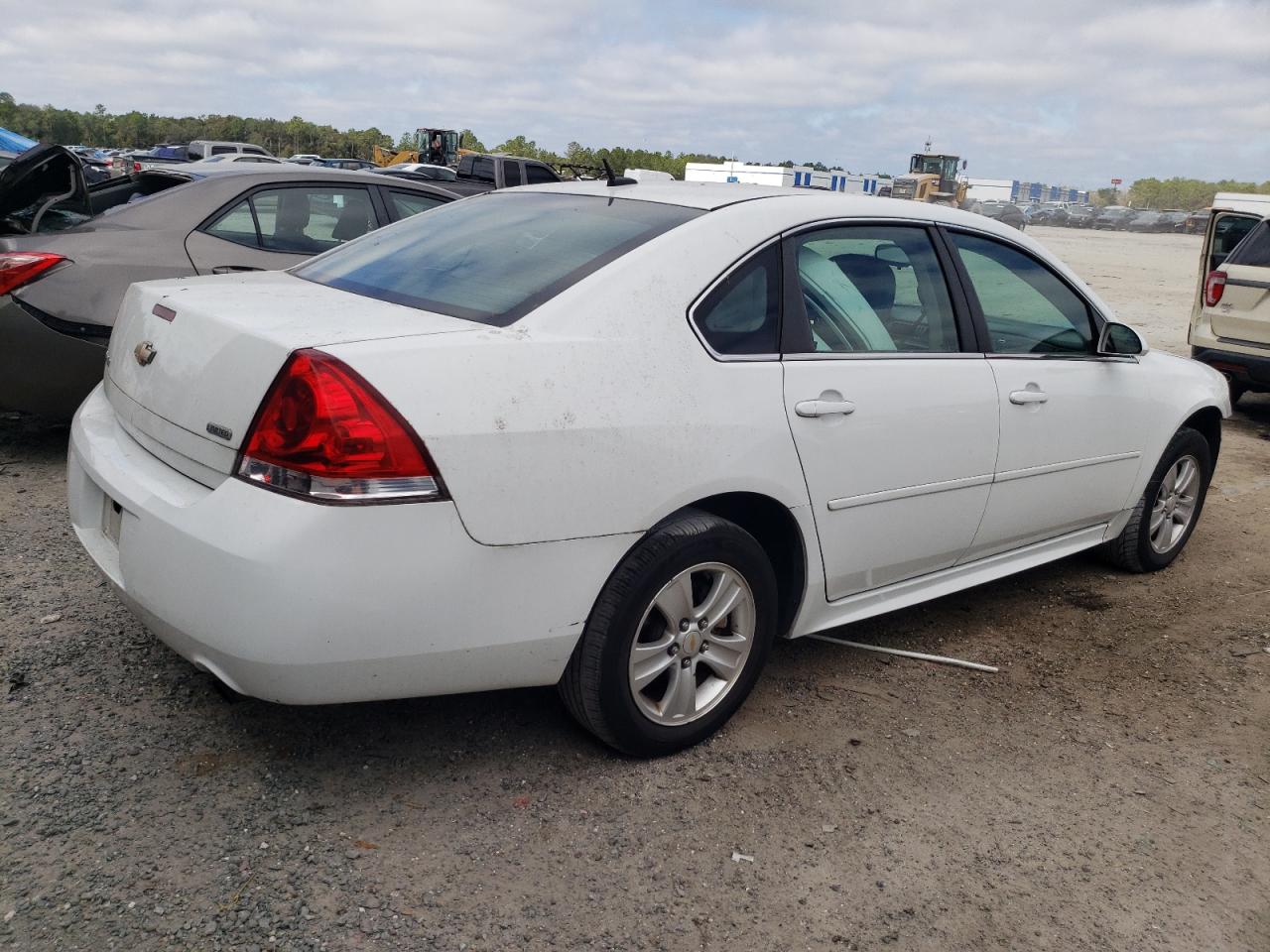 2015 Chevrolet Impala - Image 3