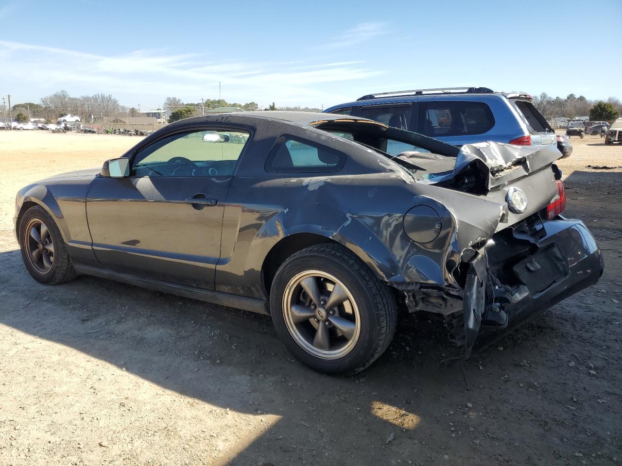 2007 Ford Mustang - Image 2