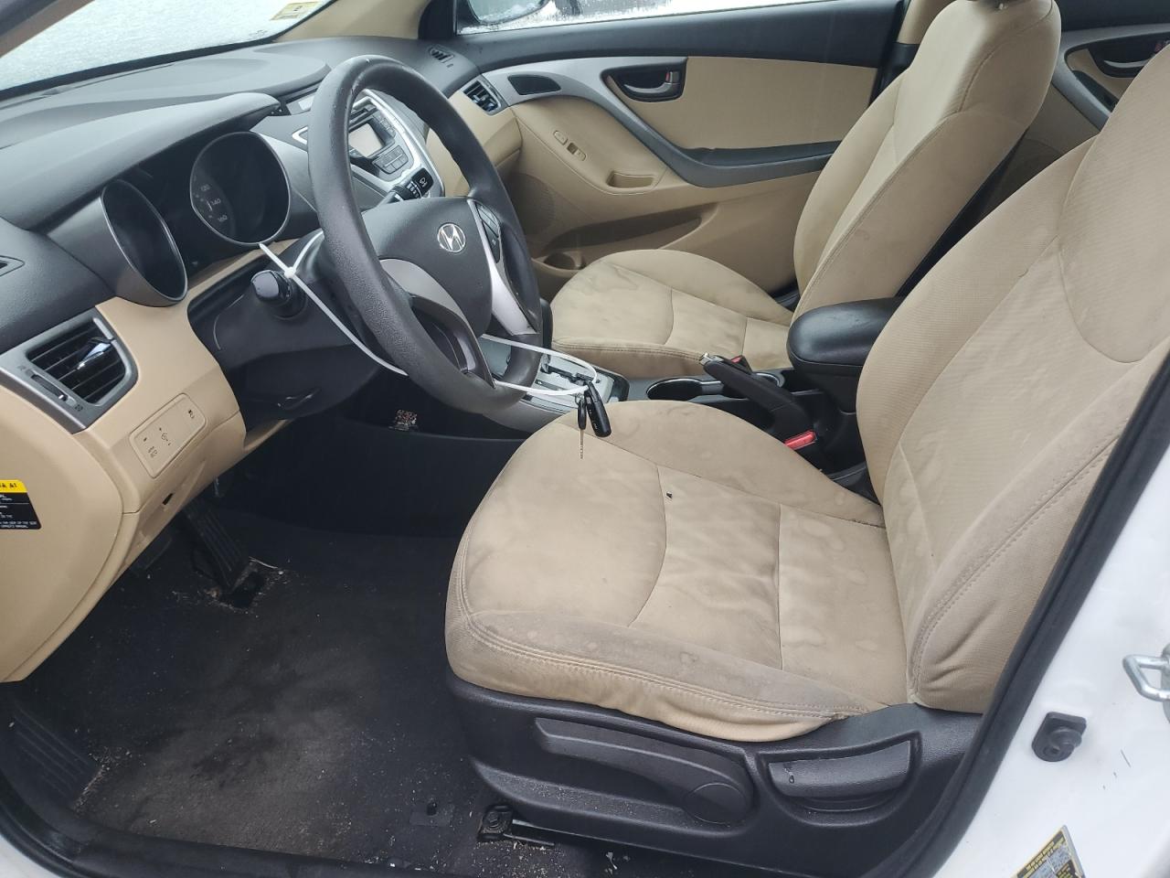 2012 Hyundai Elantra - Image 7