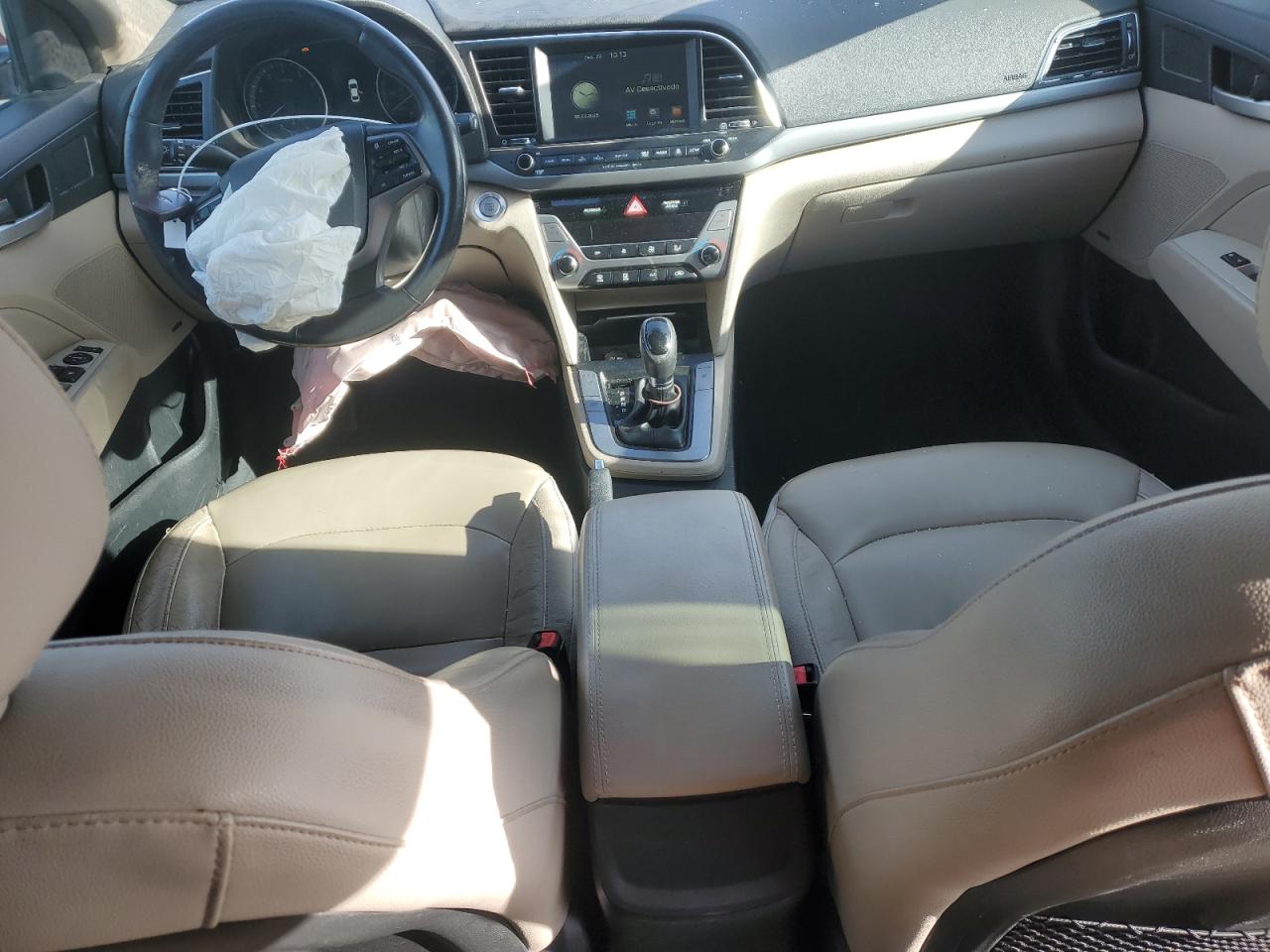 2017 Hyundai Elantra - Image 8