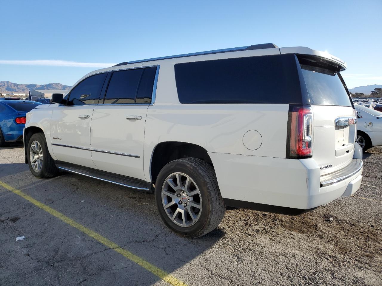 2019 GMC Yukon - Image 2
