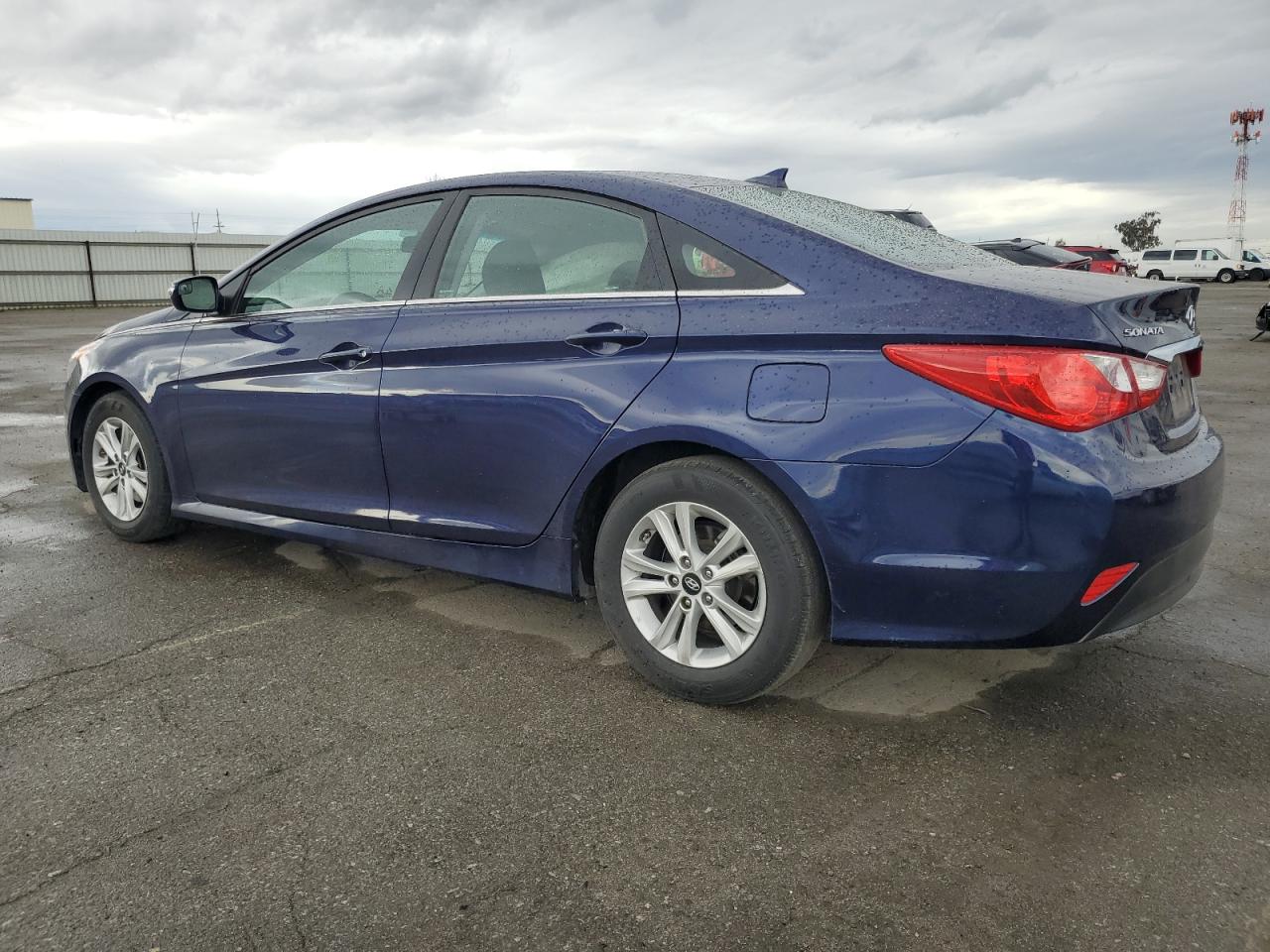 2014 Hyundai Sonata - Image 2