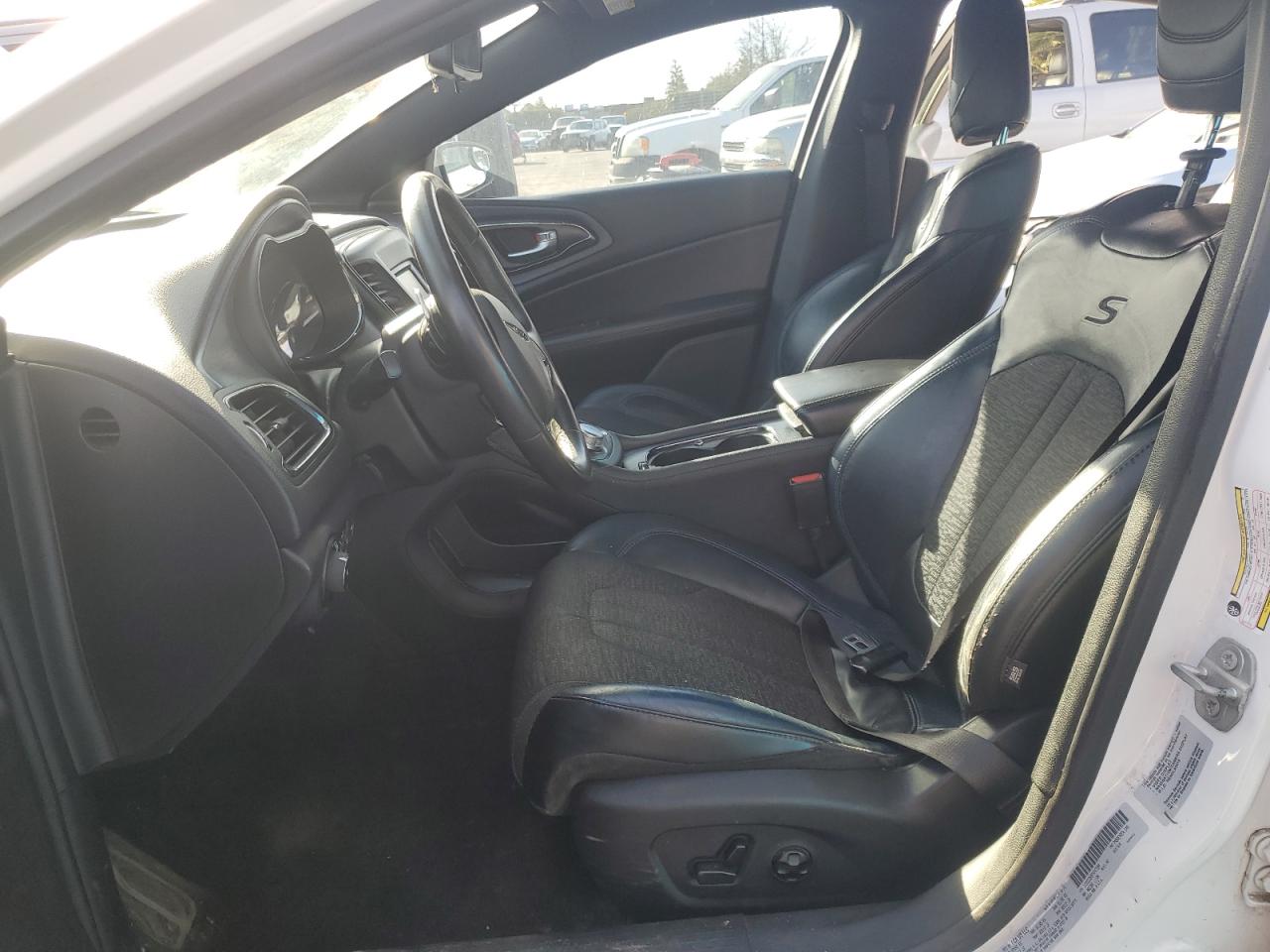 2015 Chrysler 200 - Image 7