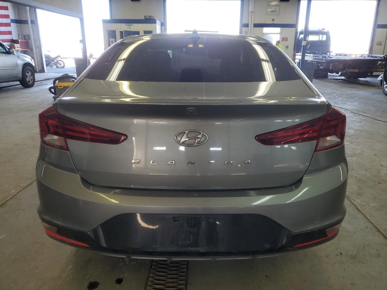 2019 Hyundai Elantra - Image 6
