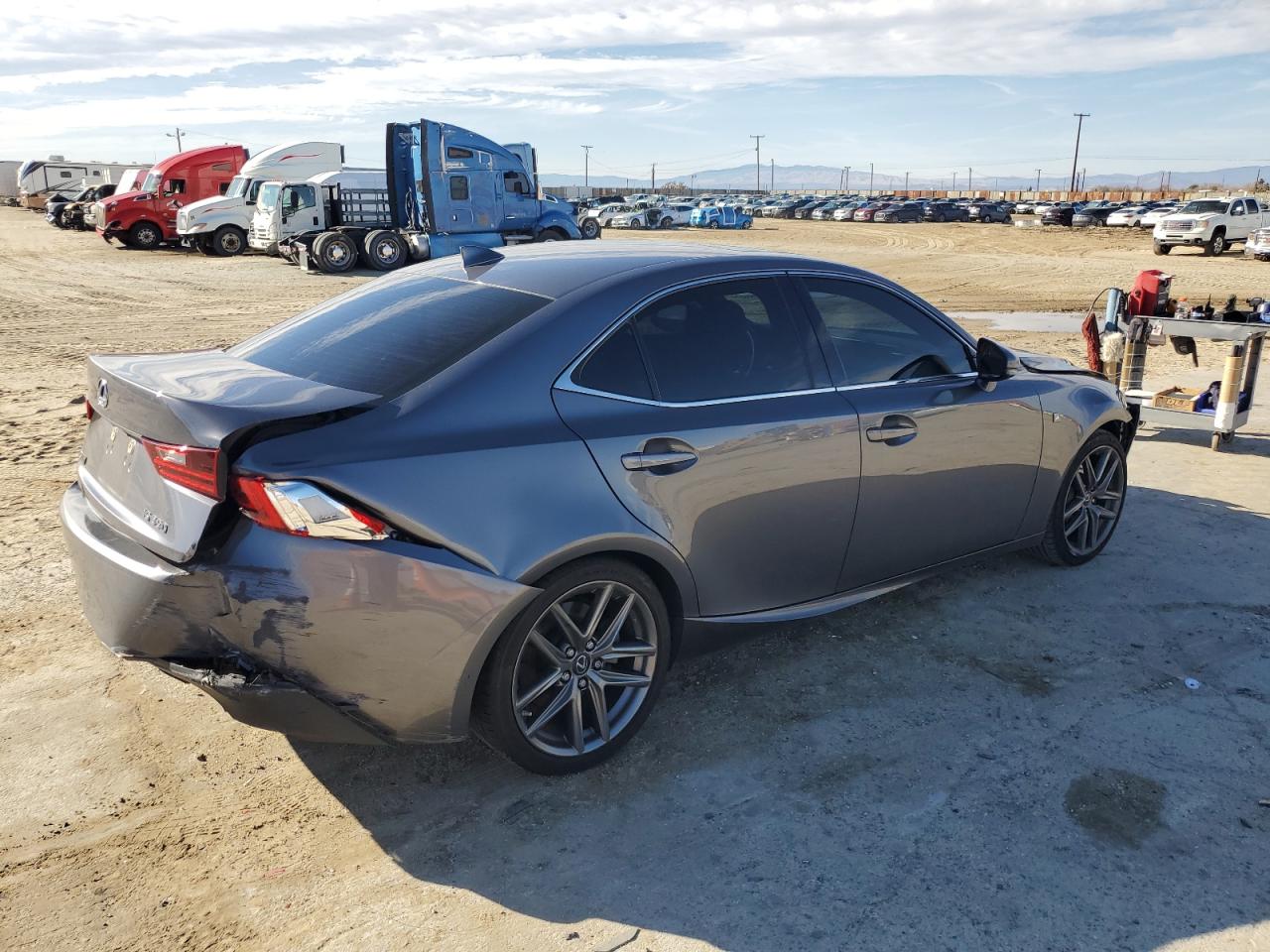 2015 Lexus IS - Image 3