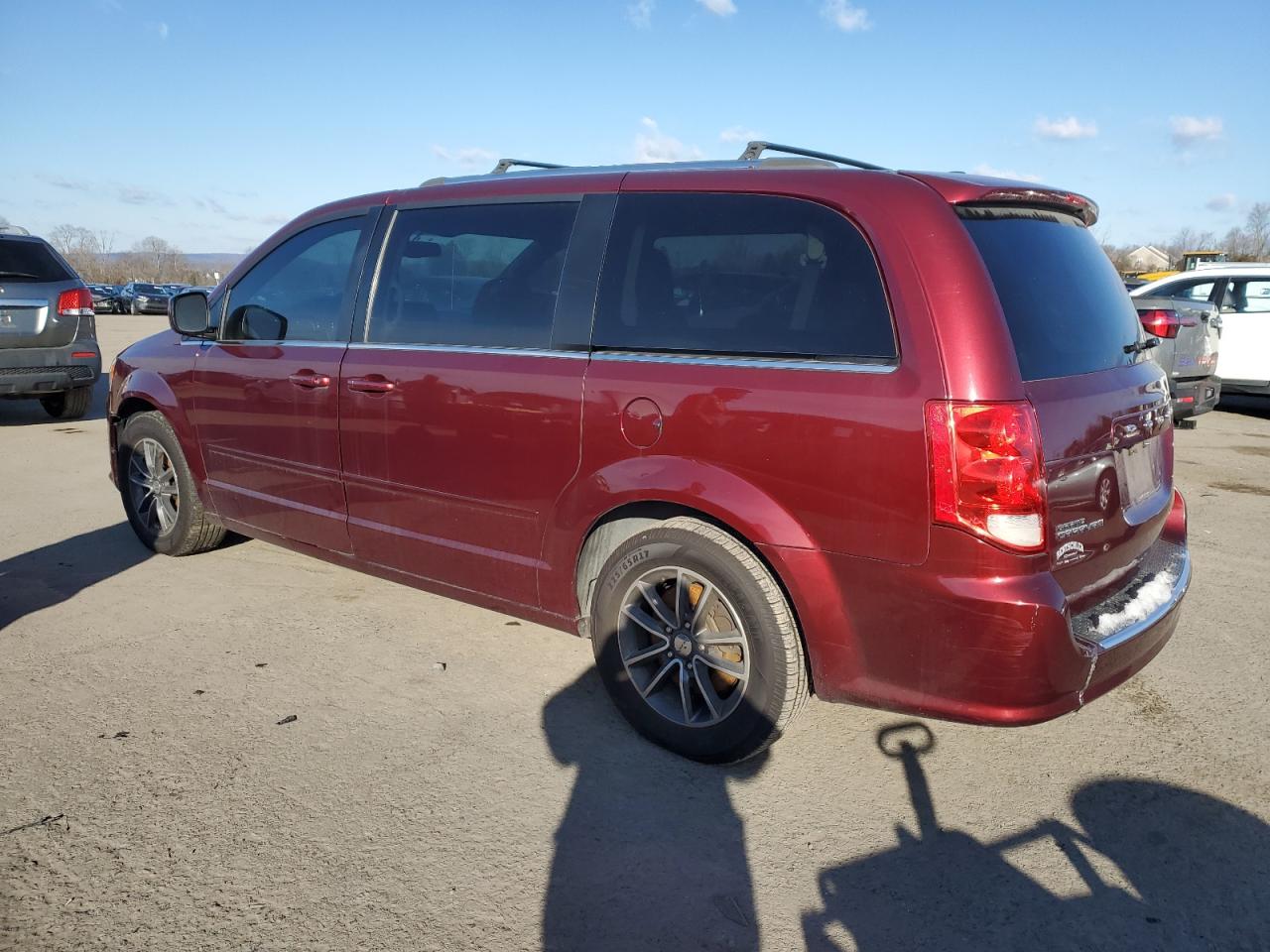 2017 Dodge Caravan - Image 2