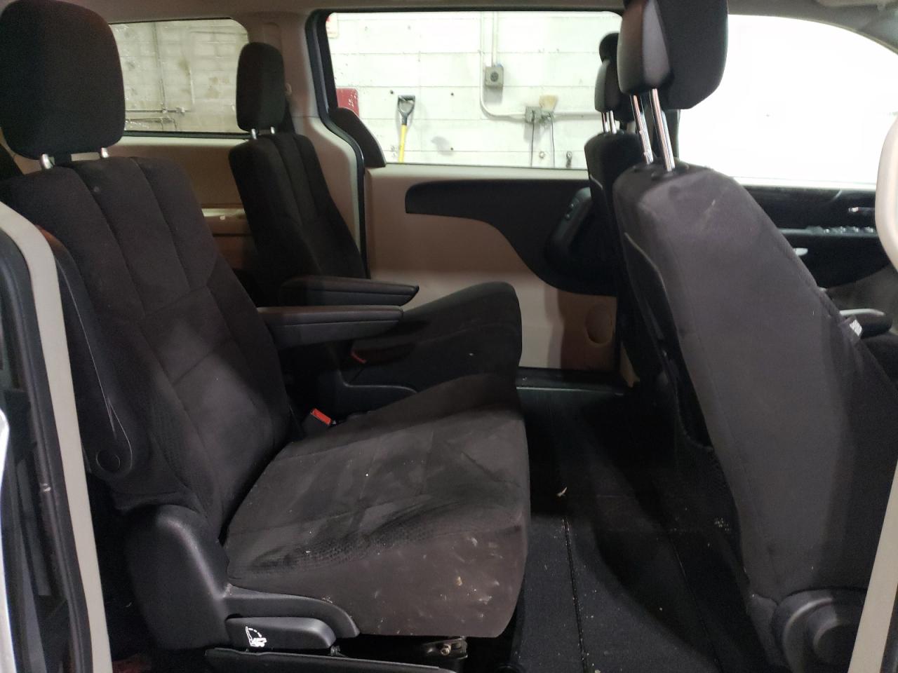 2013 Dodge Caravan - Image 11