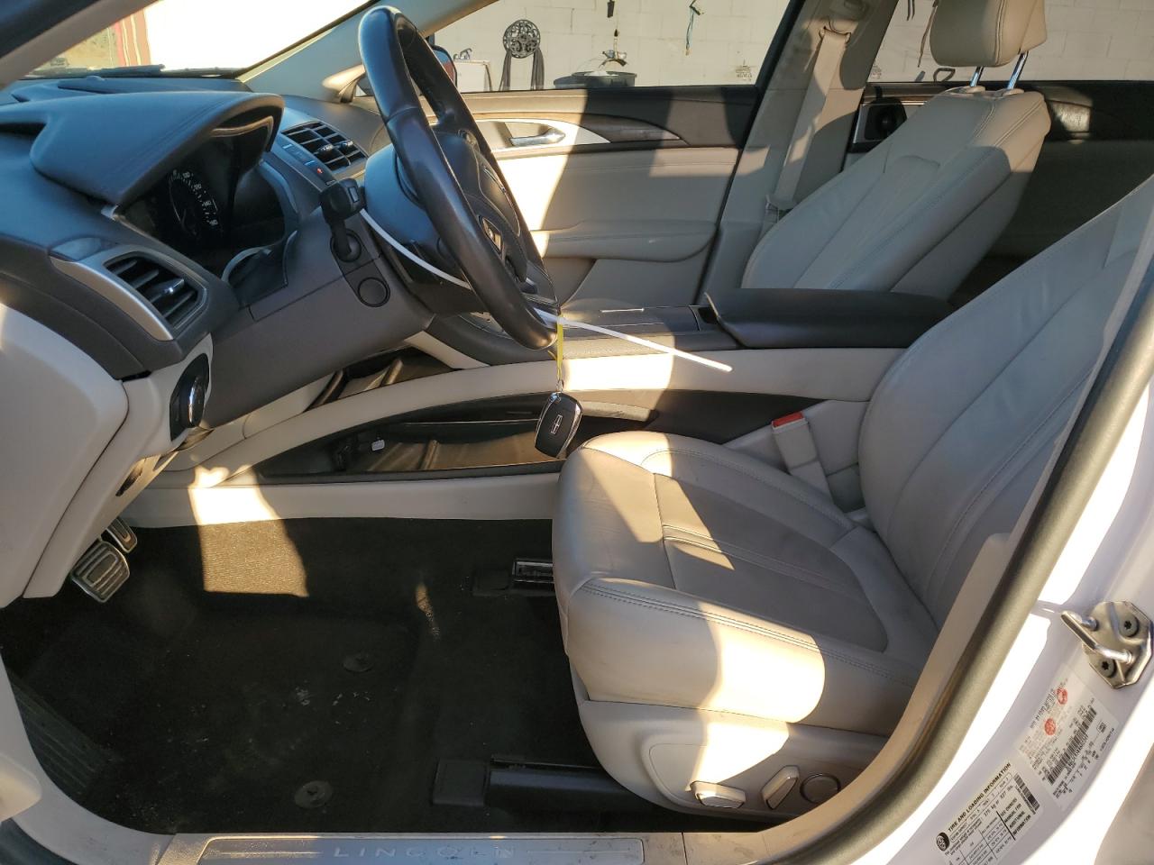 2019 Lincoln MKZ - Image 7