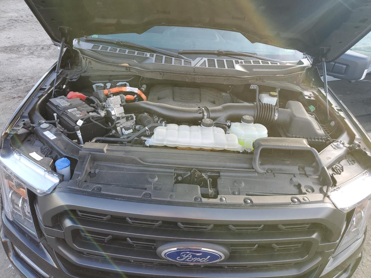 2022 Ford F-150 - Image 13