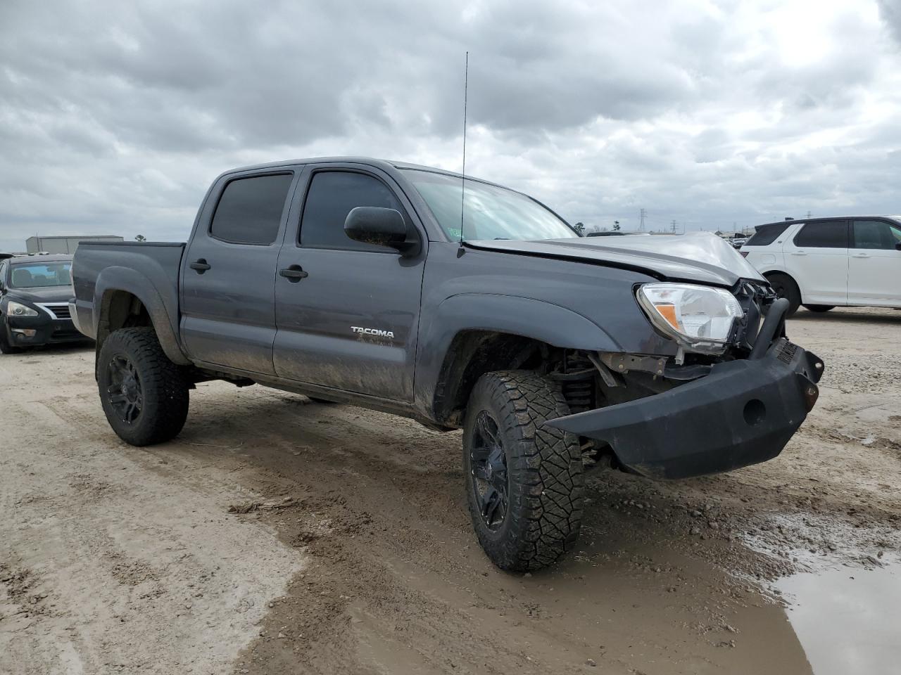 2015 Toyota Tacoma - Image 4