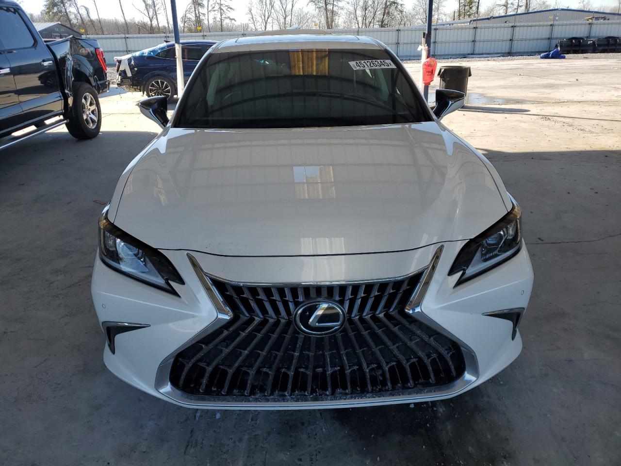 2024 Lexus ES - Image 5