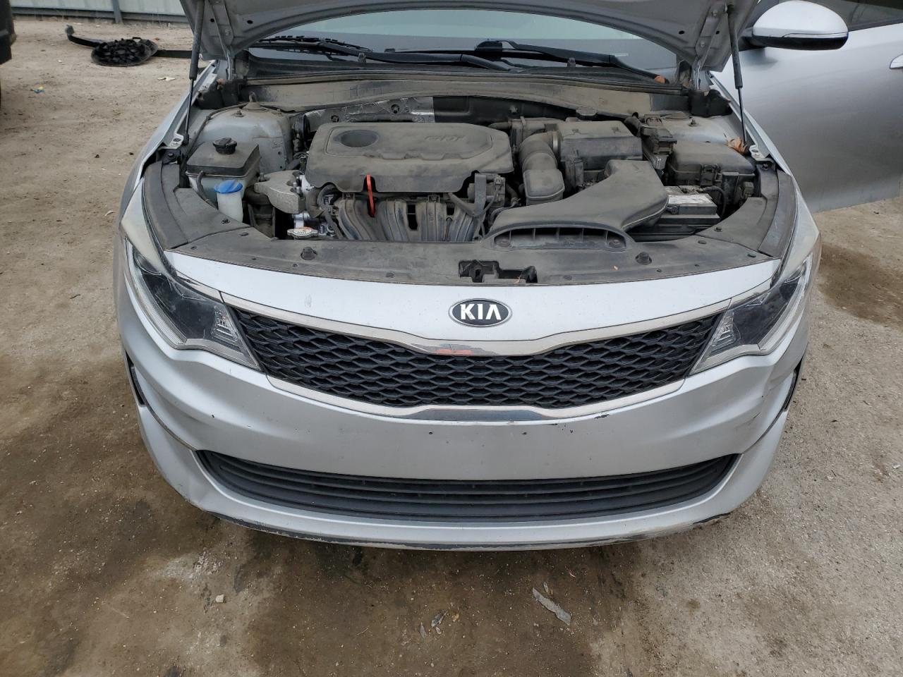 2017 Kia Optima - Image 12