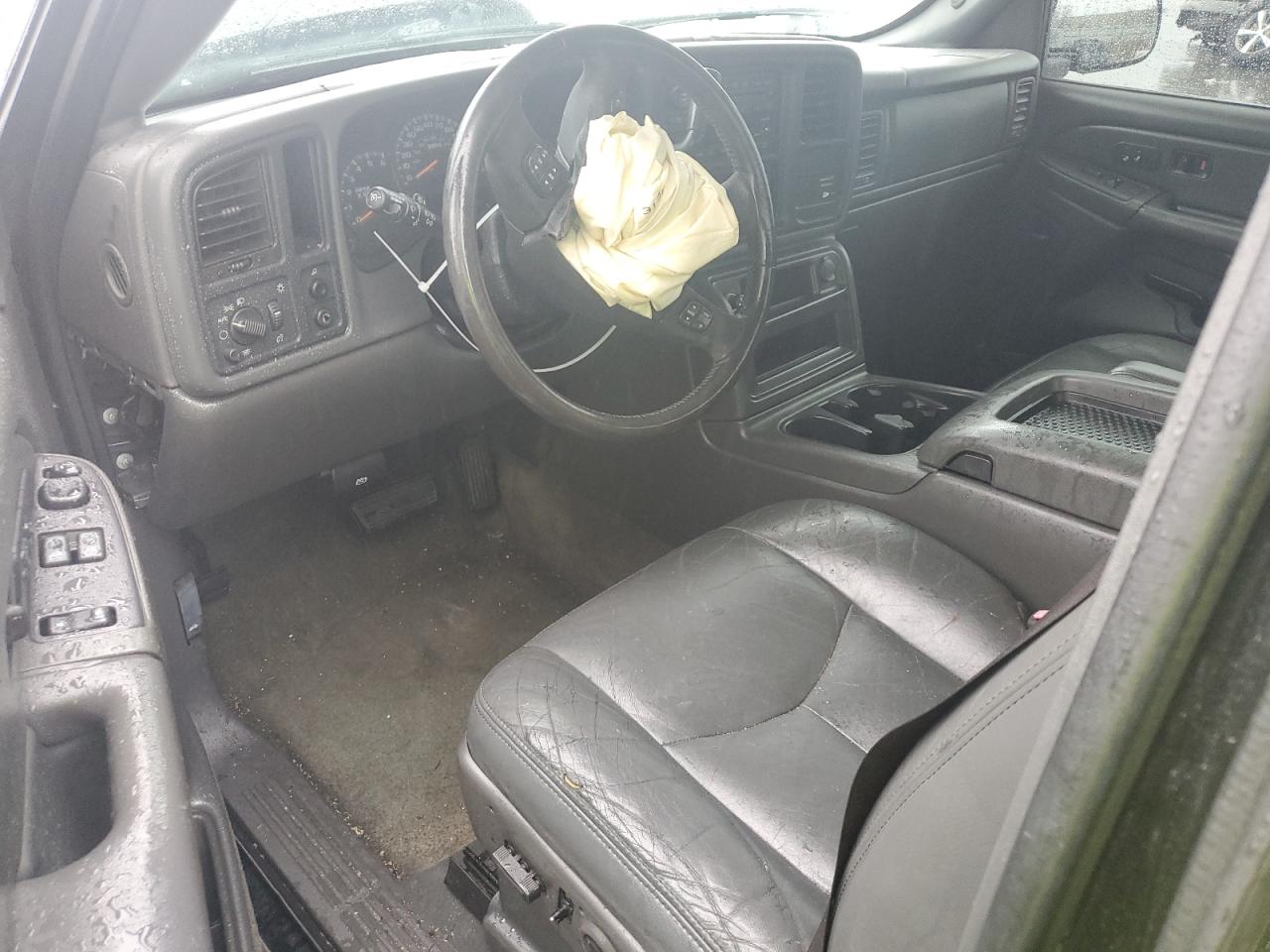 2004 Chevrolet Silverado - Image 8