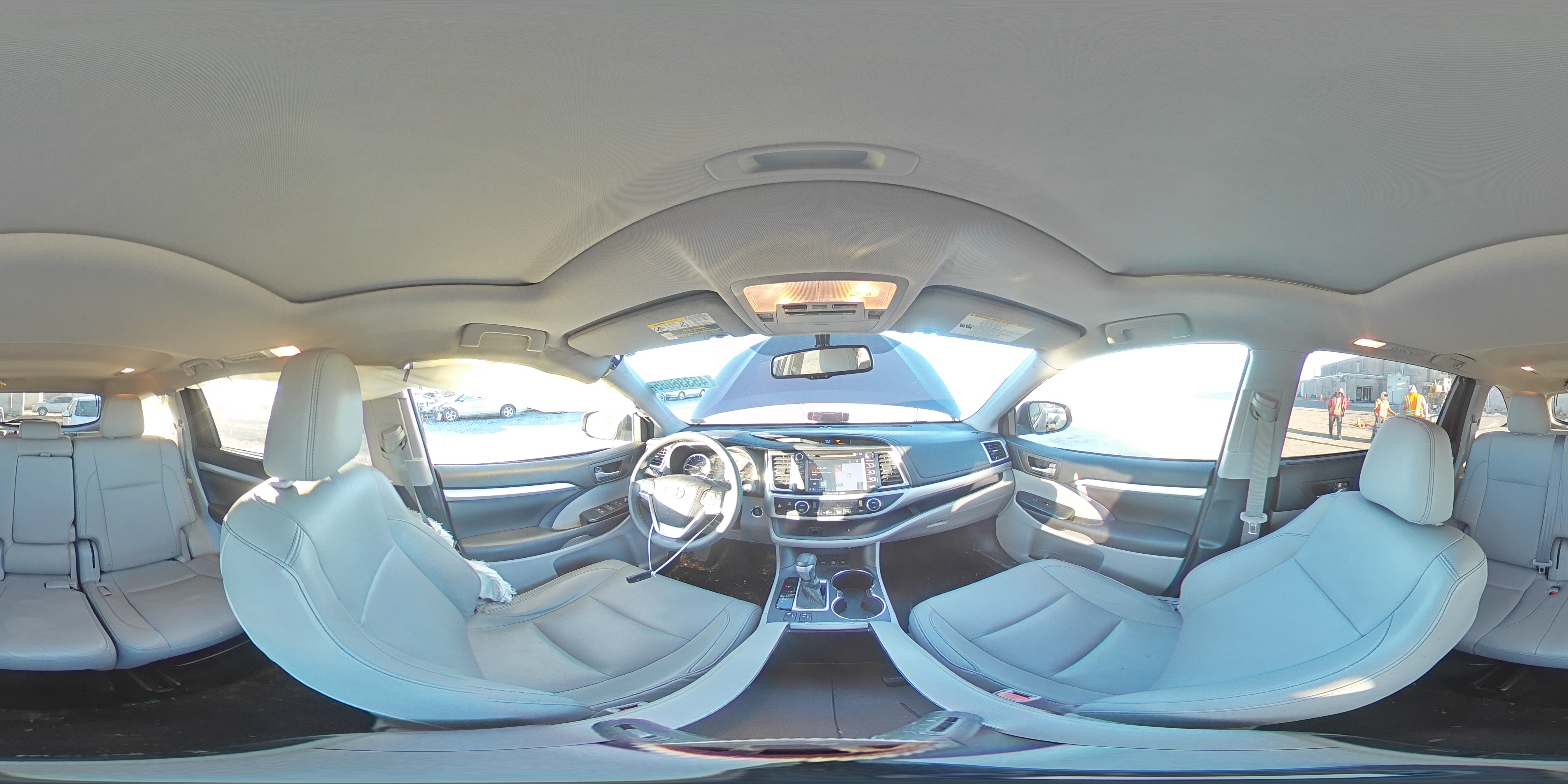 2016 Toyota Highlander - Image 13