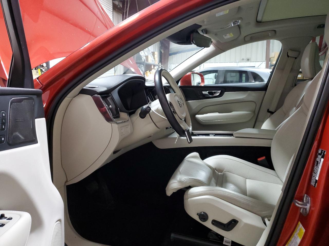 2021 Volvo XC60 - Image 7