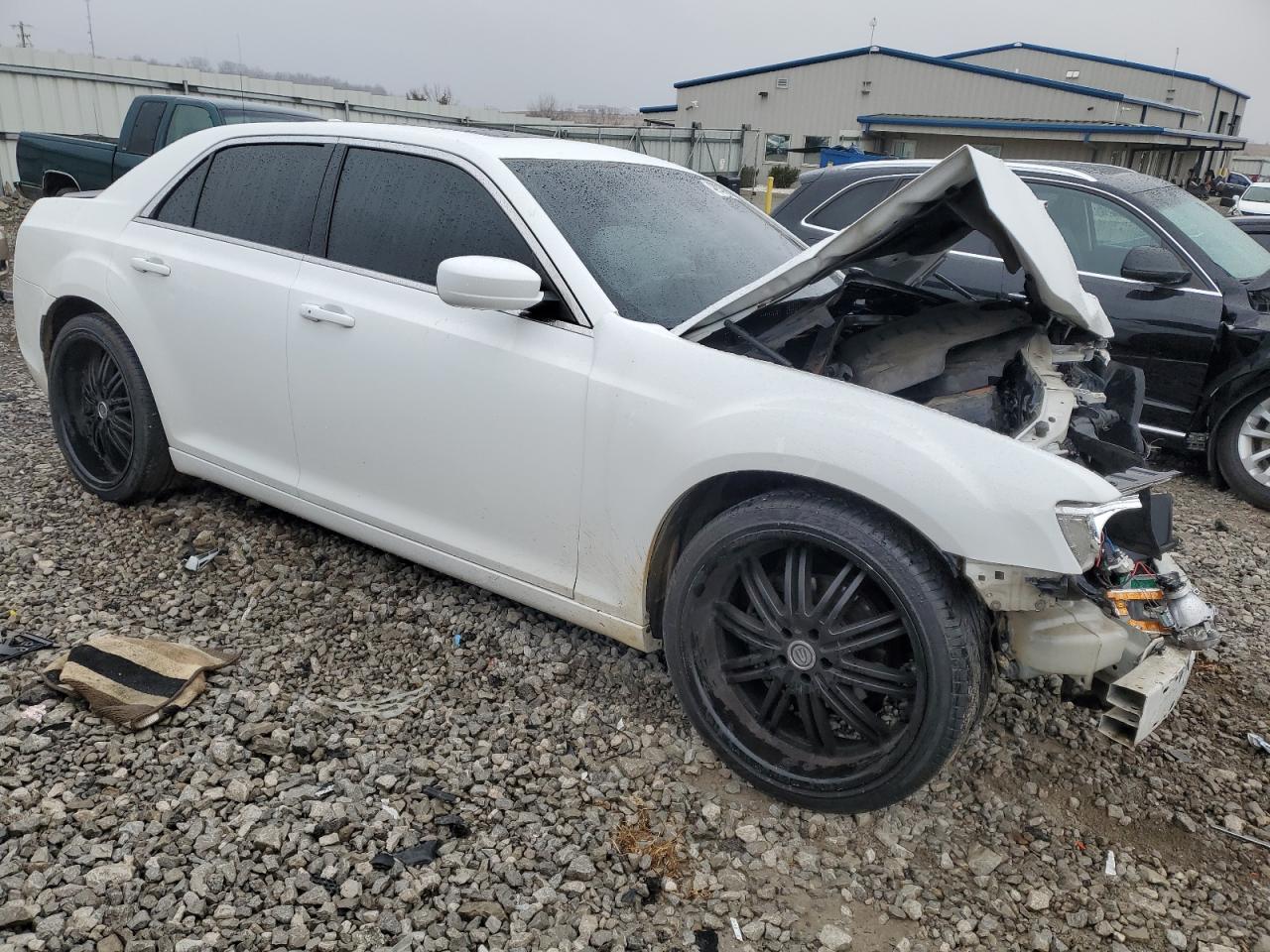 2016 Chrysler 300 - Image 4