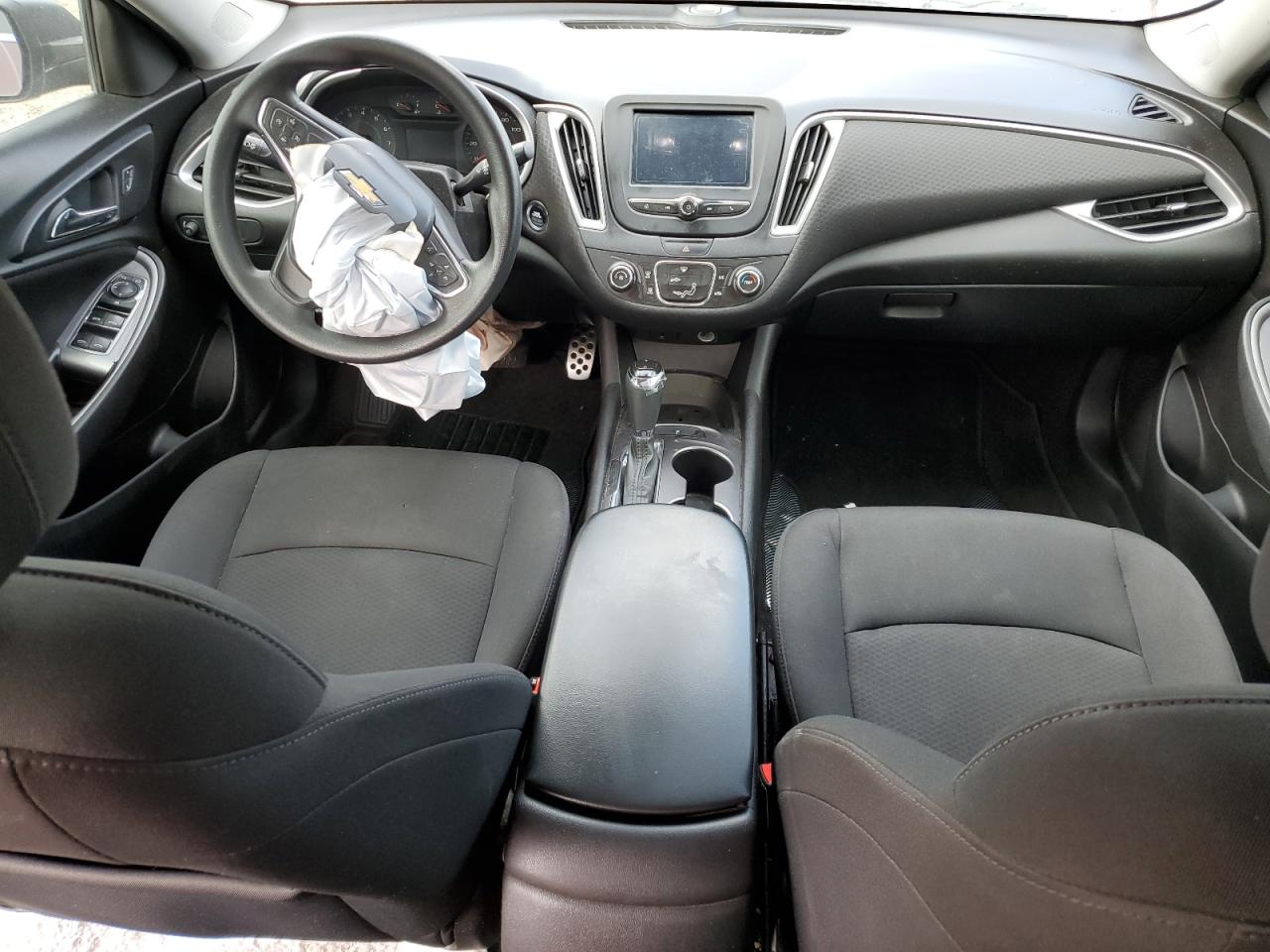 2016 Chevrolet Malibu - Image 8