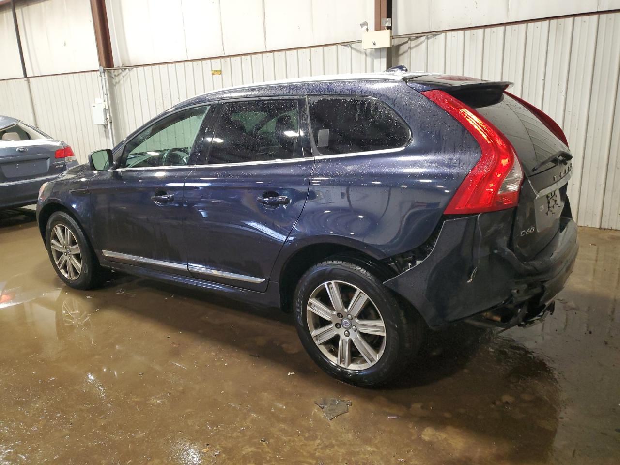 2017 Volvo XC60 - Image 2