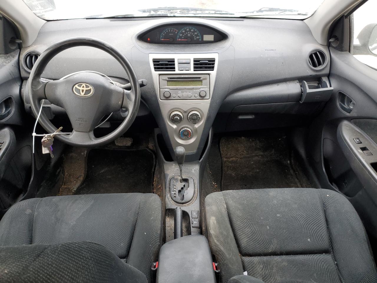 2012 Toyota Yaris - Image 8
