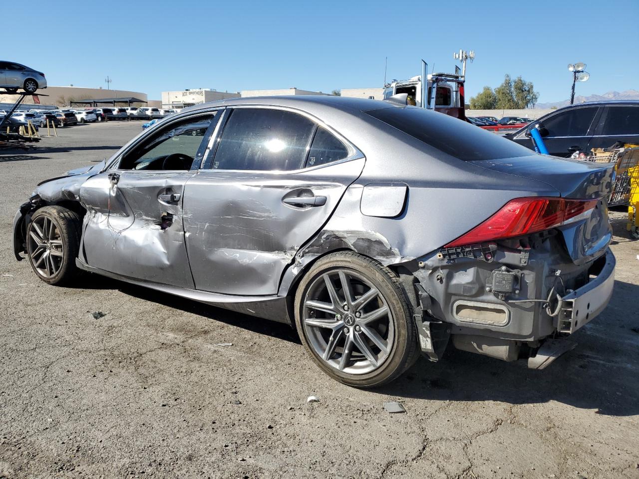 2018 Lexus IS - Image 2