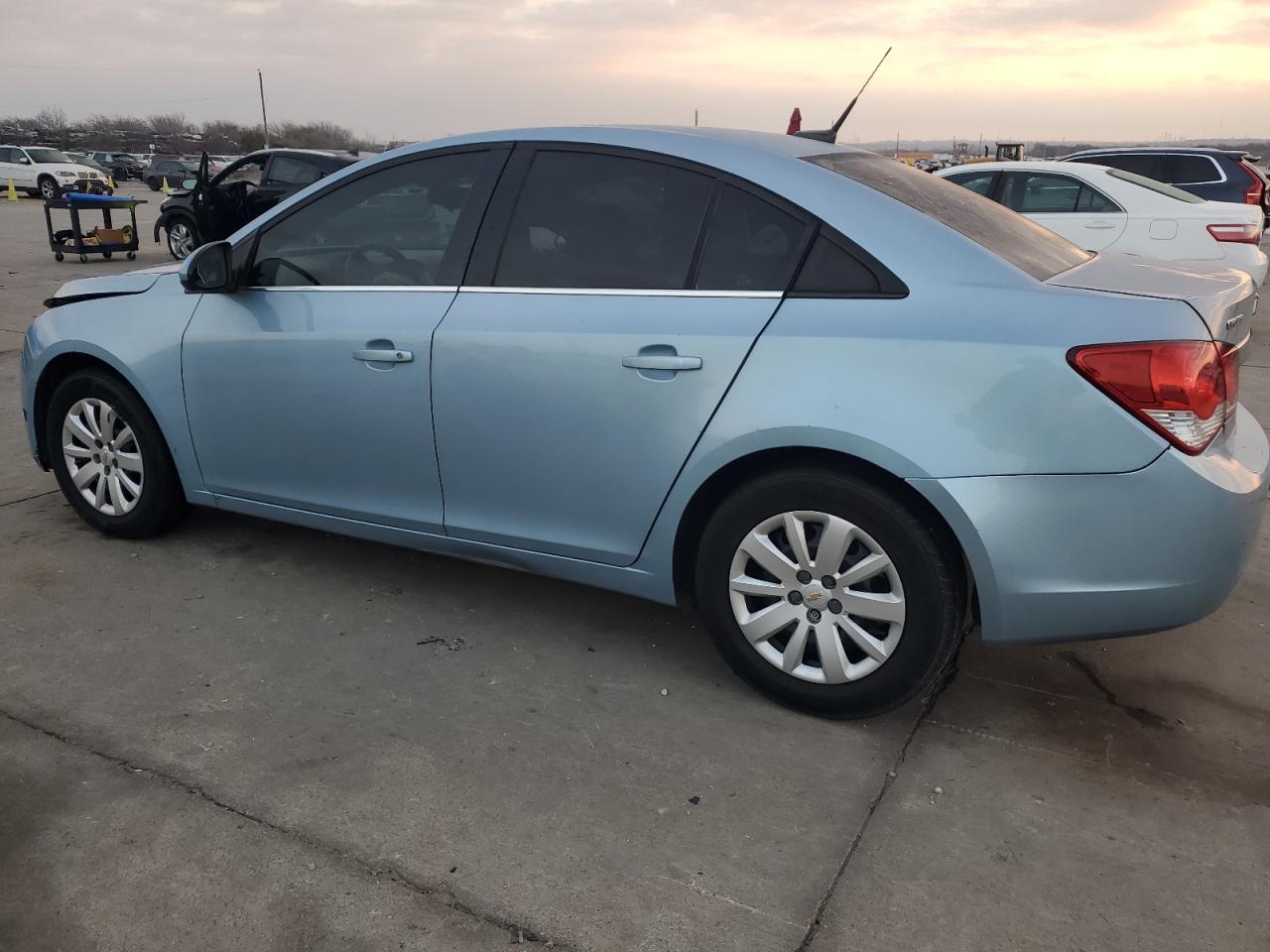 2011 Chevrolet Cruze - Image 2