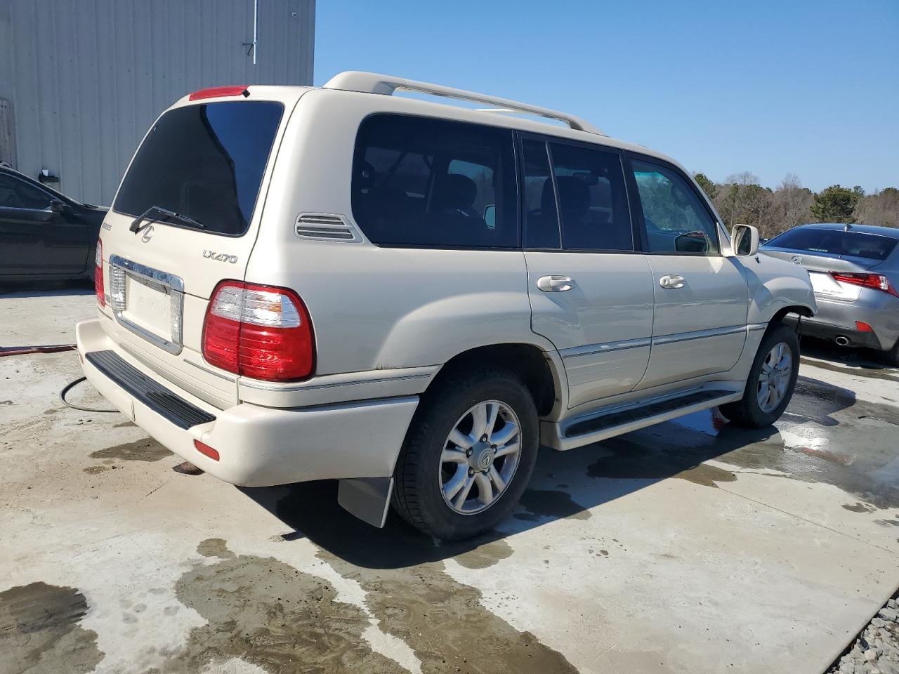 2004 Lexus LX - Image 3