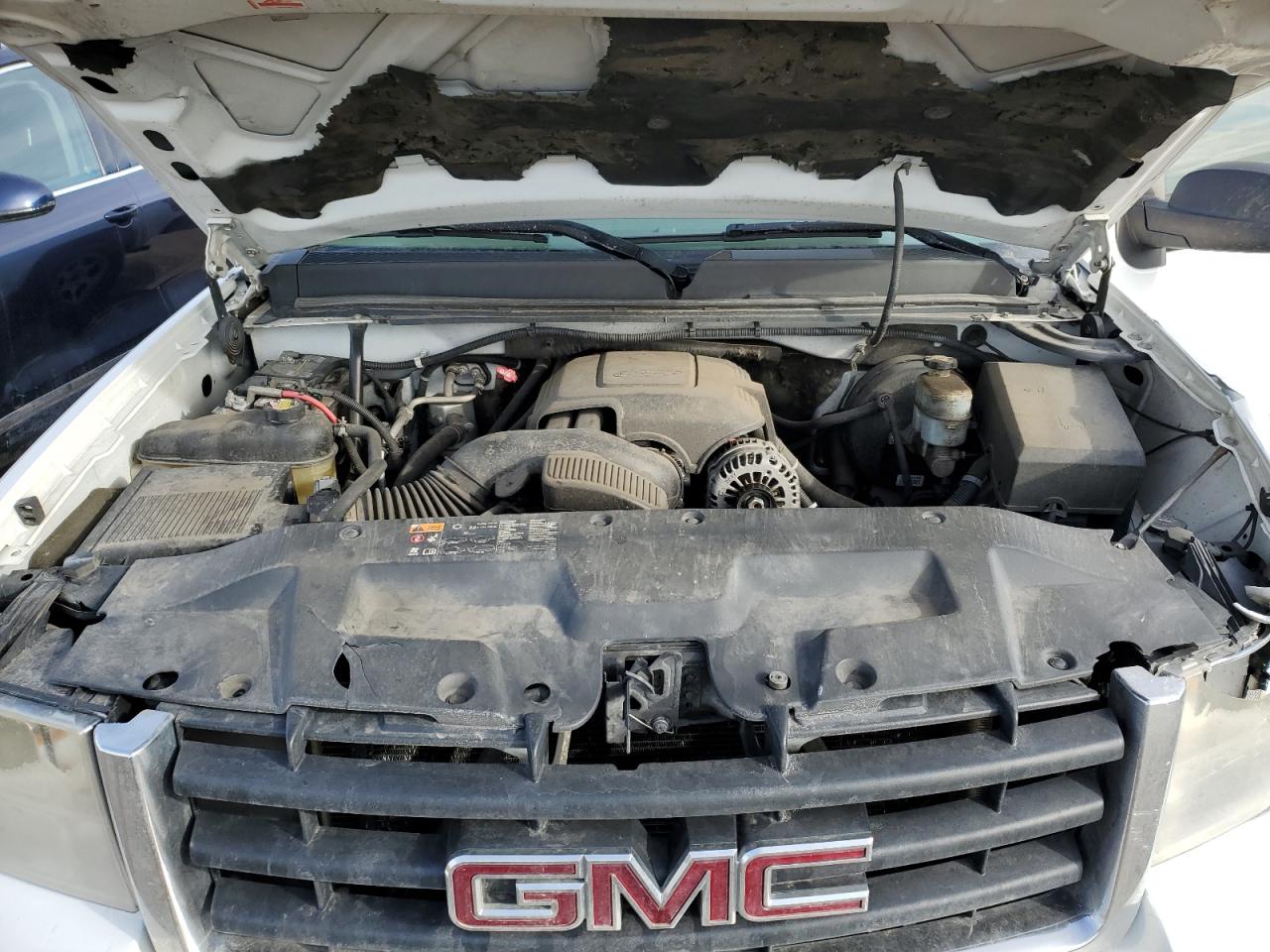 2011 GMC Sierra - Image 11