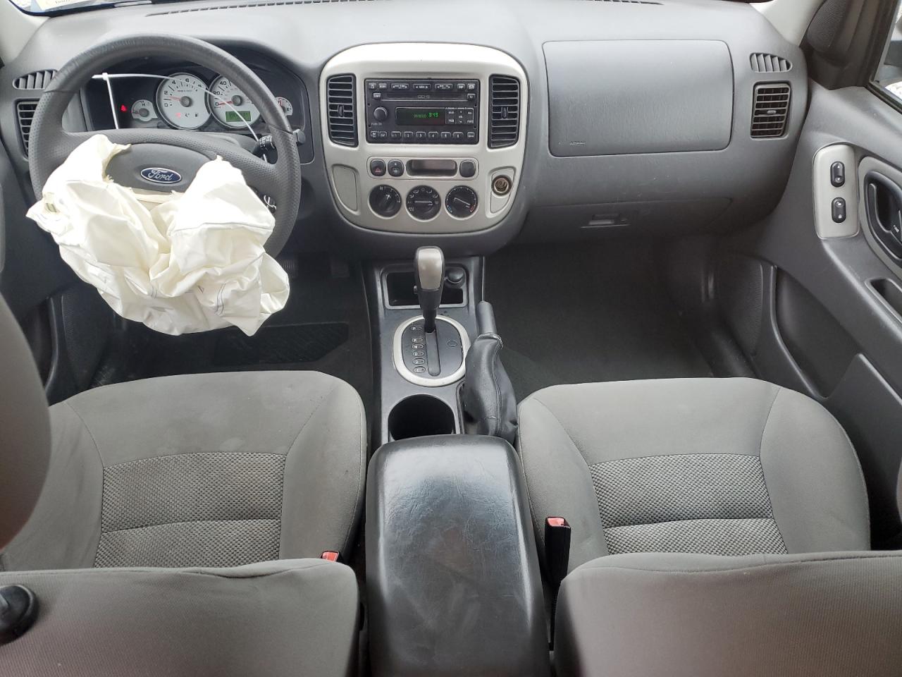 2006 Ford Escape - Image 8