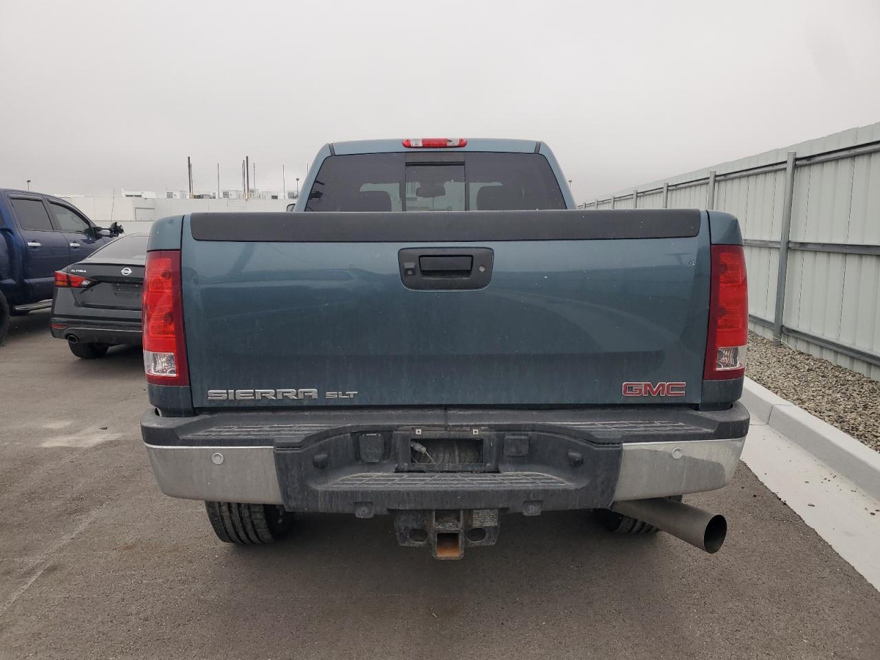 2011 GMC Sierra - Image 6