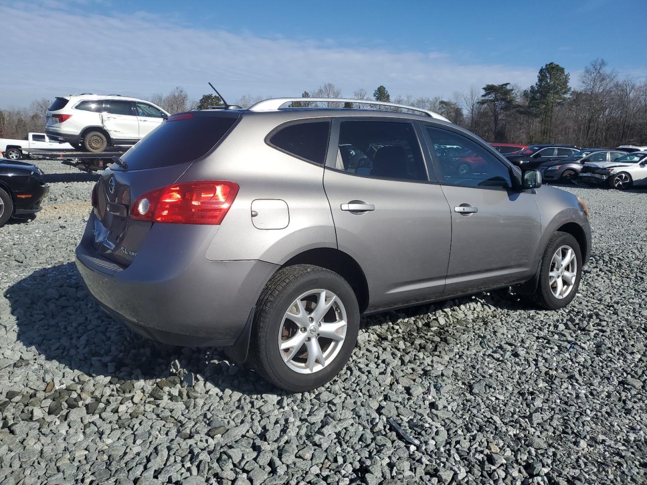 2008 Nissan Rogue - Image 3
