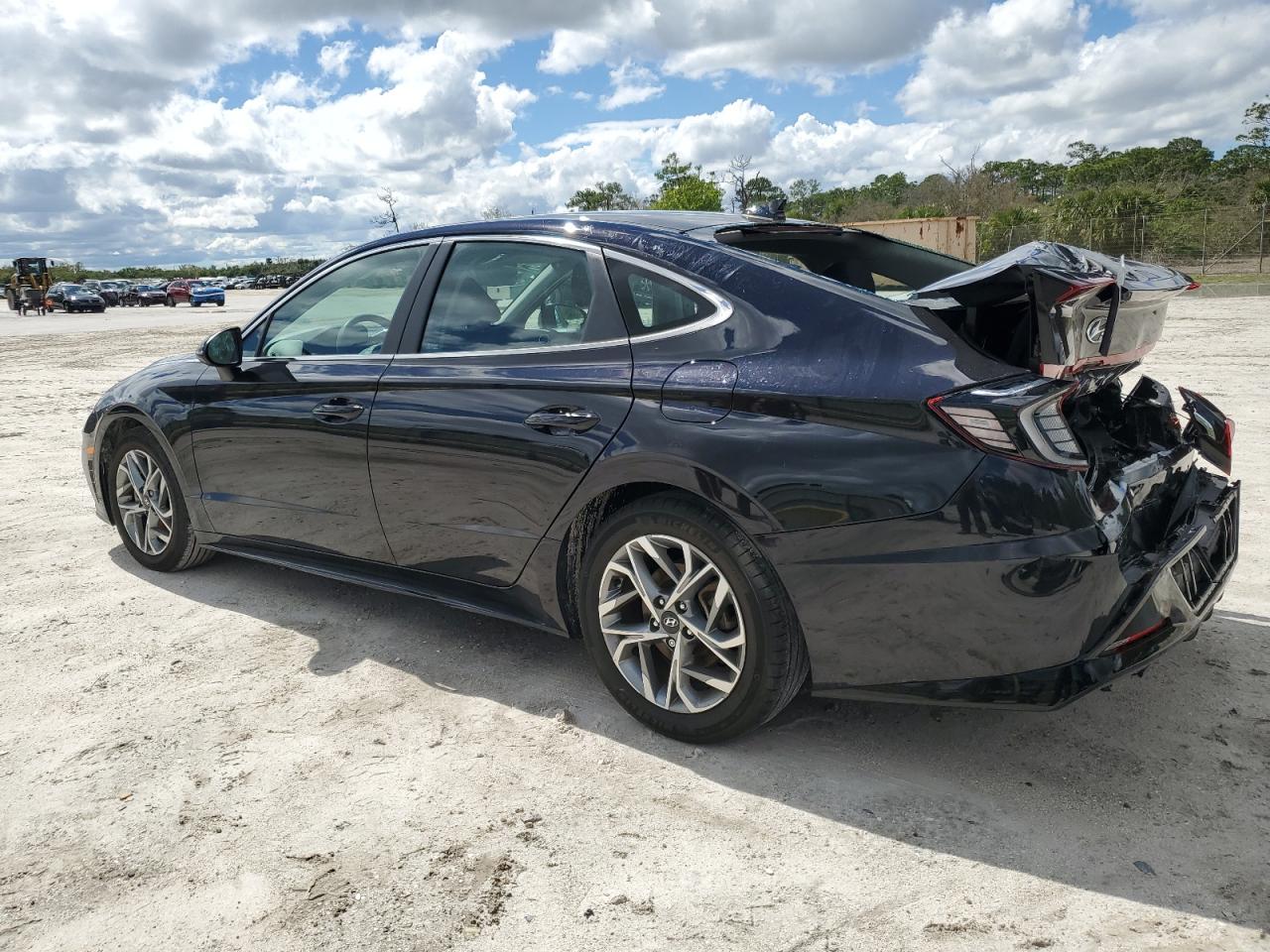 2023 Hyundai Sonata - Image 2