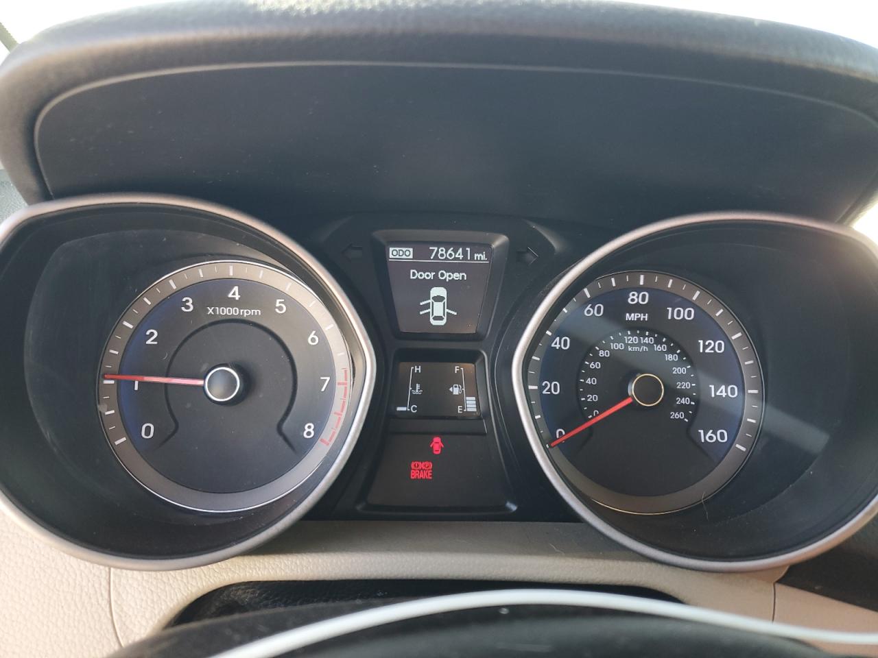 2014 Hyundai Elantra - Image 9