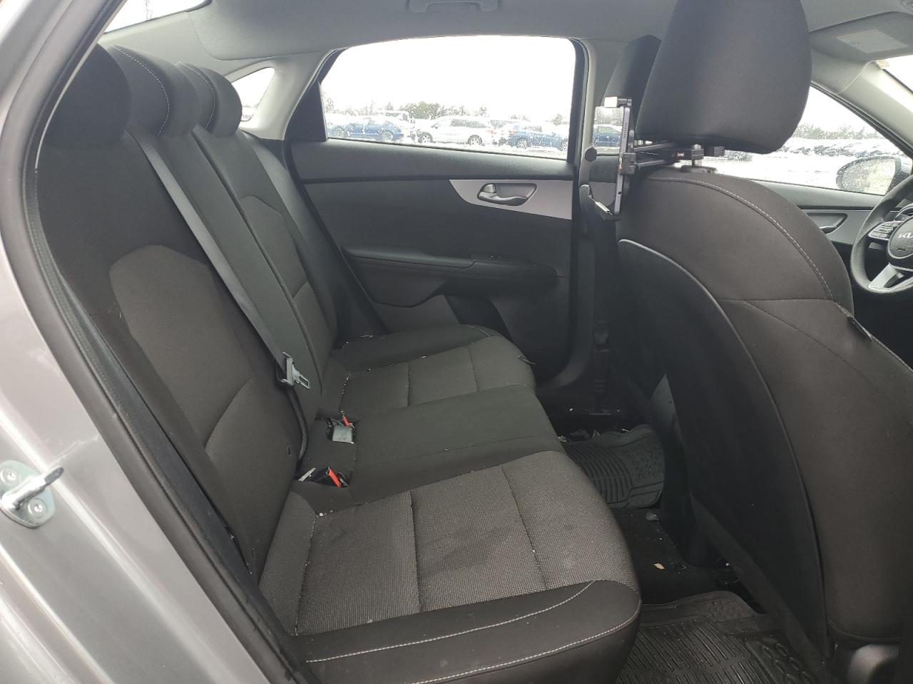 2024 Kia Forte - Image 10