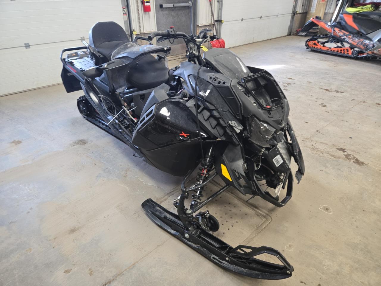 2024 Skidoo Renegade for Sale in Montreal-est, QC - Front End