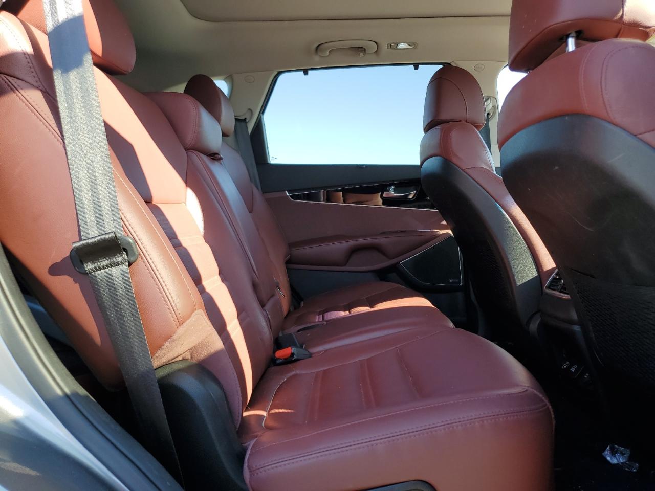 2017 Kia Sorento - Image 11
