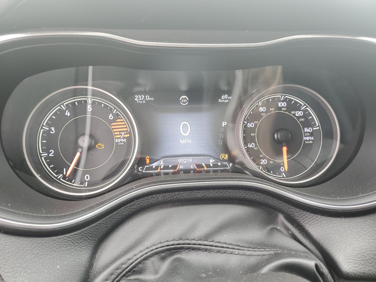 2019 Jeep Grand Cherokee - Image 9